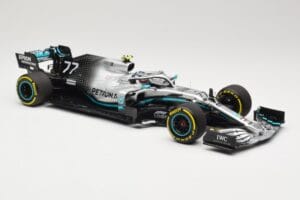 Mercedes AMG Petronas Motorsport W10 #77 V. Bottas 2nd Place Chinese GP 2019 Minichamps 1:18 110190377 Metal - imagem 4 de 6