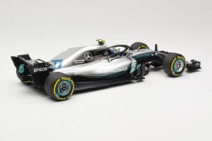 Mercedes AMG Petronas W09 #77 V. Bottas F1 2018 Minichamps 1:18 110180077 Metal - imagem 2 de 6