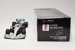 Mercedes AMG Petronas W10 #44 L. Hamilton Winner German GP 2019 Minichamps 1:18 110191144 Metal - imagem 6 de 6