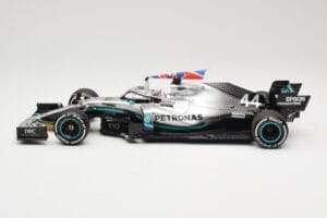 Mercedes AMG Petronas W10 #44 L. Hamilton Winner British GP 2019 Minichamps 1:18 110191044 Metal - imagem 3 de 6