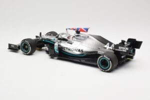 Mercedes AMG Petronas W10 #44 L. Hamilton Winner British GP 2019 Minichamps 1:18 110191044 Metal - imagem 5 de 6