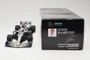Mercedes AMG Petronas W10 #44 L. Hamilton Winner British GP 2019 Minichamps 1:18 110191044 Metal - imagem 6 de 6