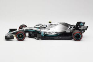 Mercedes AMG Petronas W10 #77 V. Bottas British GP 2019 Minichamps 1:18 110191077 Metal - imagem 3 de 6