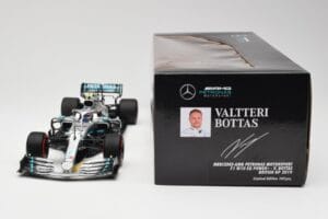 Mercedes AMG Petronas W10 #77 V. Bottas British GP 2019 Minichamps 1:18 110191077 Metal - imagem 6 de 6