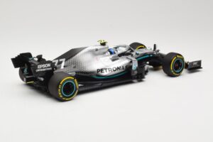 Mercedes AMG Petronas W10 #77 V. Bottas Winner USA GP 2019 Minichamps 1:18 110191877 Metal - imagem 2 de 6