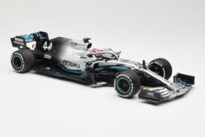 Mercedes AMG Petronas W10 EQ Power+ #44 L. Hamilton USA GP F1 World Champion 2019 Minichamps 1:18 110191844 Metal - imagem 5 de 7