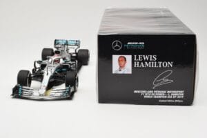 Mercedes AMG Petronas W10 EQ Power+ #44 L. Hamilton USA GP F1 World Champion 2019 Minichamps 1:18 110191844 Metal - imagem 7 de 7