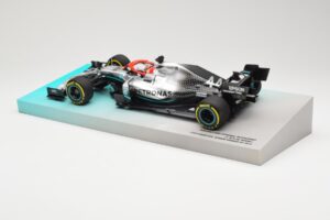 Mercedes AMG Petronas W10 EQ Power+ #44 L. Hamilton Monaco GP Winner 2019 Minichamps 1:18 113190644 Metal - imagem 5 de 6