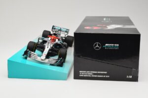 Mercedes AMG Petronas W10 EQ Power+ #44 L. Hamilton Monaco GP Winner 2019 Minichamps 1:18 113190644 Metal - imagem 6 de 6