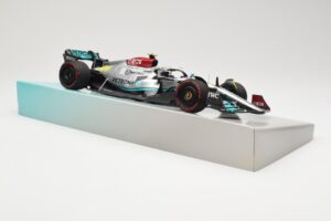 Mercedes AMG Petronas W13 E Performance #44 L. Hamilton 2022 Minichamps 1:18 113220044 Metal - imagem 4 de 6