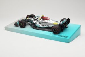 Mercedes AMG Petronas W13 E Performance #44 L. Hamilton 2022 Minichamps 1:18 113220044 Metal - imagem 5 de 6