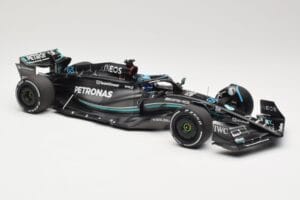 Mercedes AMG Petronas W14 E Performance #63 G. Russell Australian GP 2023 Minichamps 1:18 110230363 Metal - imagem 4 de 6