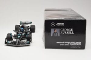 Mercedes AMG Petronas W14 E Performance #63 G. Russell Australian GP 2023 Minichamps 1:18 110230363 Metal - imagem 6 de 6