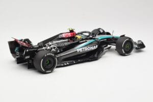 Mercedes AMG Petronas W15 E Performance #44 L. Hamilton 2024 Minichamps 1:18 110240144 Metal - imagem 2 de 6