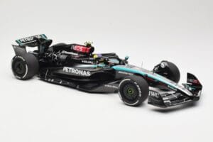 Mercedes AMG Petronas W15 E Performance #44 L. Hamilton 2024 Minichamps 1:18 110240144 Metal - imagem 4 de 6
