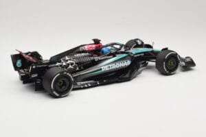Mercedes AMG Petronas W15 E Performance #63 G. Russell Winner Austrian GP 2024 Minichamps 1:18 110241163 Metal - imagem 2 de 6