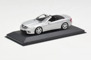 Mercedes AMG SL63 R230 Prata Wheels Type 2 Minichamps 1:43 SL63001 Metal - imagem 2 de 4