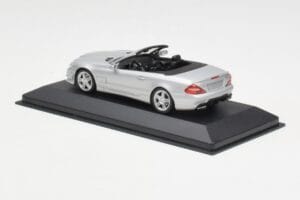 Mercedes AMG SL63 R230 Prata Wheels Type 2 Minichamps 1:43 SL63001 Metal - imagem 3 de 4