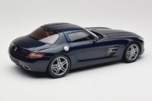 Mercedes SLS AMG C197 Blue Metallic Minichamps 1:18 180039021 Metal - imagem 3 de 8