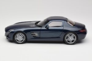 Mercedes SLS AMG C197 Blue Metallic Minichamps 1:18 180039021 Metal - imagem 4 de 8