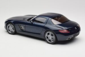 Mercedes SLS AMG C197 Blue Metallic Minichamps 1:18 180039021 Metal - imagem 7 de 8