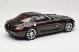 Mercedes AMG SLS C197 Brown Metallic Minichamps 1:18 100039028 Metal - imagem 3 de 8