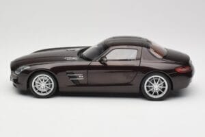 Mercedes AMG SLS C197 Brown Metallic Minichamps 1:18 100039028 Metal - imagem 4 de 8