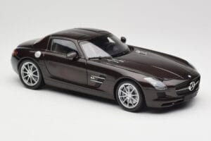 Mercedes AMG SLS C197 Brown Metallic Minichamps 1:18 100039028 Metal - imagem 6 de 8