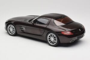Mercedes AMG SLS C197 Brown Metallic Minichamps 1:18 100039028 Metal - imagem 7 de 8