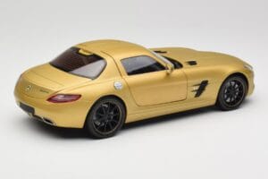 Mercedes AMG SLS C197 Dourado Minichamps 1:18 100039024 Metal - imagem 3 de 8