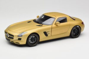 Mercedes AMG SLS C197 Dourado Minichamps 1:18 100039024 Metal
