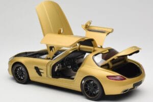 Mercedes AMG SLS C197 Dourado Minichamps 1:18 100039024 Metal - imagem 5 de 8