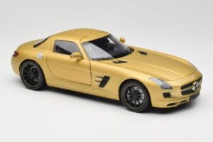 Mercedes AMG SLS C197 Dourado Minichamps 1:18 100039024 Metal - imagem 6 de 8