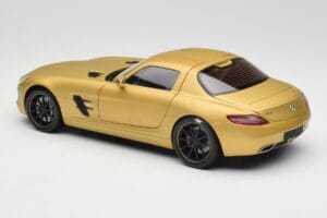 Mercedes AMG SLS C197 Dourado Minichamps 1:18 100039024 Metal - imagem 7 de 8