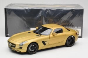 Mercedes AMG SLS C197 Dourado Minichamps 1:18 100039024 Metal - imagem 8 de 8