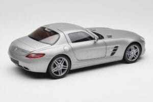 Mercedes AMG SLS C197 Grey Metallic Minichamps 1:18 100039025 Metal - imagem 3 de 8