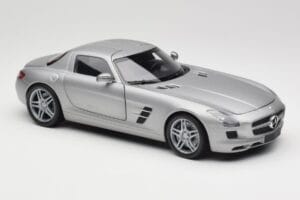 Mercedes AMG SLS C197 Grey Metallic Minichamps 1:18 100039025 Metal - imagem 6 de 8