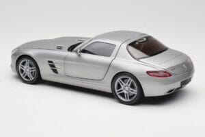 Mercedes AMG SLS C197 Grey Metallic Minichamps 1:18 100039025 Metal - imagem 7 de 8