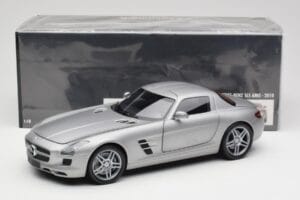 Mercedes AMG SLS C197 Grey Metallic Minichamps 1:18 100039025 Metal - imagem 8 de 8