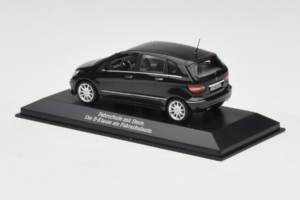 Mercedes B-Class W245 Escola de Condução Preto Minichamps 1:43 MB005 Metal - imagem 3 de 4