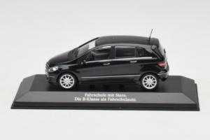 Mercedes B-Class W245 Escola de Condução Preto Minichamps 1:43 MB005 Metal