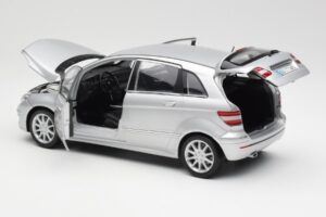 Mercedes B-Class W245 Prata Kyosho 1:18 B66962326 Metal - imagem 5 de 8