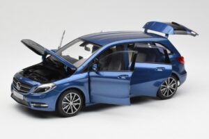 Mercedes B-Class W246 Lotus Azul Metálico Norev 1:18 B66961410 Metal - imagem 2 de 8