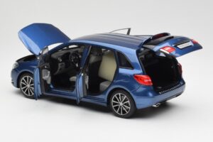 Mercedes B-Class W246 Lotus Azul Metálico Norev 1:18 B66961410 Metal - imagem 5 de 8