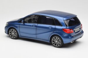 Mercedes B-Class W246 Lotus Azul Metálico Norev 1:18 B66961410 Metal - imagem 7 de 8