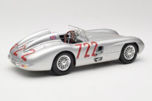 Mercedes 300 SLR W196S #722 S. Moss / D. Jenkinson Mille Miglia Winner 1955 Maisto 1:18 536887 Metal - imagem 3 de 8