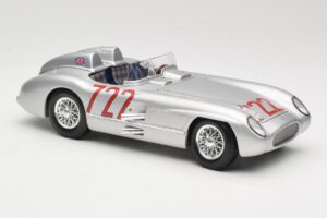 Mercedes 300 SLR W196S #722 S. Moss / D. Jenkinson Mille Miglia Winner 1955 Maisto 1:18 536887 Metal - imagem 6 de 8
