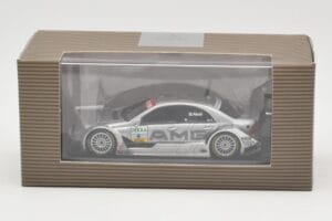 Mercedes C-Class C203 #4 J. Alesi HWA DTM 2005 Minichamps 1:43 B66962230 Metal - imagem 4 de 4