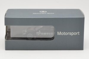 Mercedes C-Class C204 #11 R. Schumacher HWA DTM 2008 Minichamps 1:43 B66962288 Metal - imagem 4 de 4