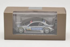 Mercedes C-Class #9 DaimlerChrysler Bank B. Spengler HWA DTM 2006 Minichamps 1:43 B66962254 Metal - imagem 4 de 4